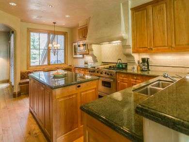 A Snowmass Four Bedrooms Rental with Great Views Available ! A Snowmass Four Bedrooms Rental with Great Views Available !